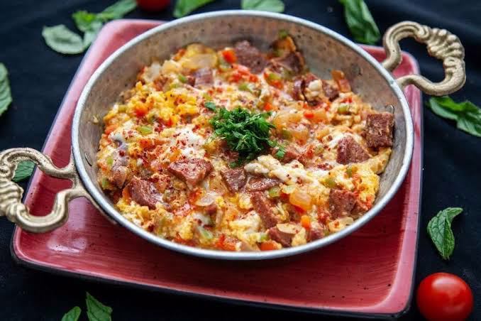 Sucuklu Menemen 