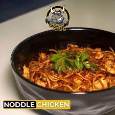 CHICKEN NOODLE MENÜ