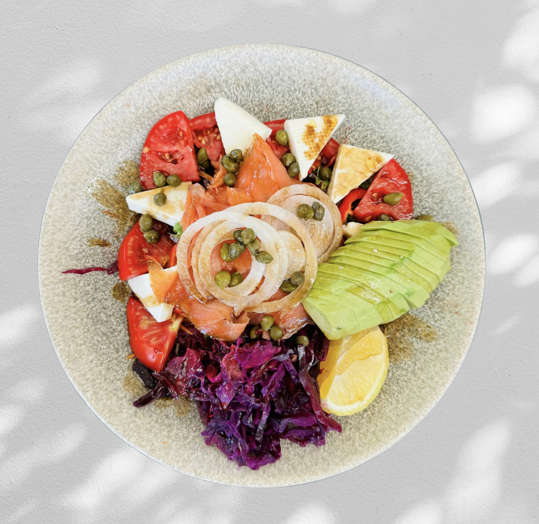 Smoked Salmon and Mozzarella Salad (Appetizer)