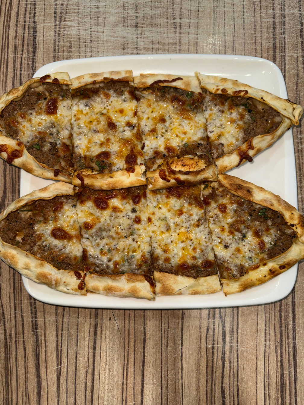 Kıymalı Kaşarlı Pide