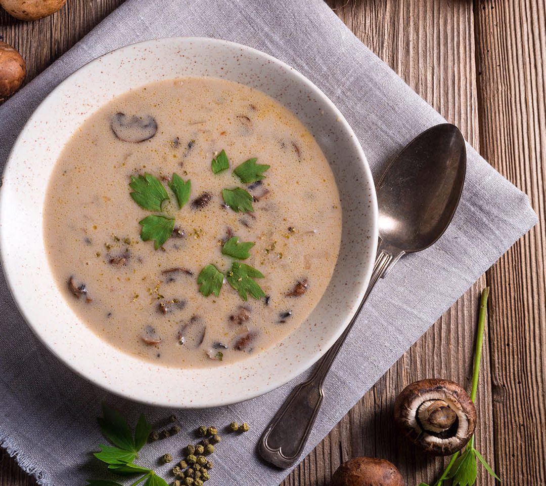 CREAM SOUP WHITH MUSHROOMS