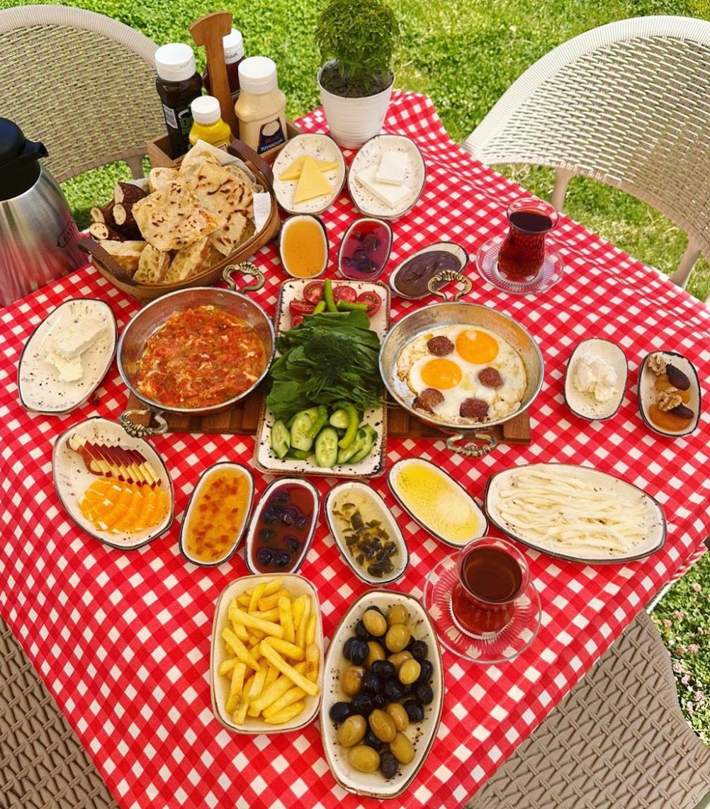 Bahar Serpme Kahvaltısı