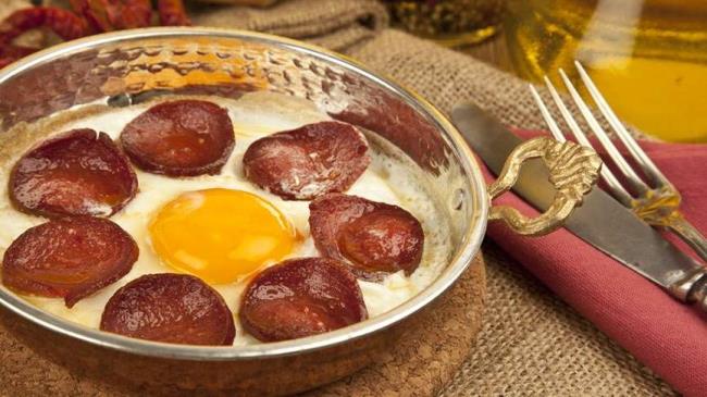 Kasap Sucuklu Yumurta