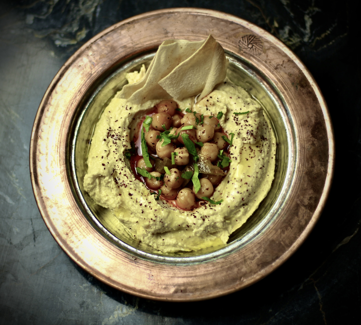 フムス (Humus)