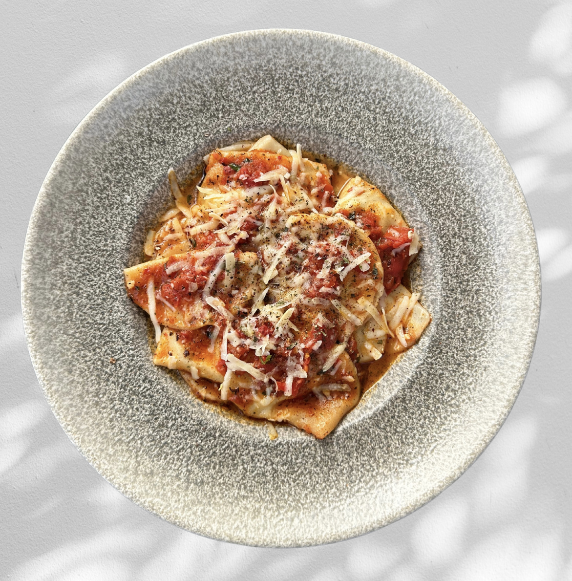 Ravioli with Basil and Tomato Sauce (Pirohu)