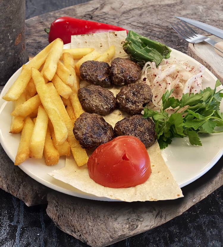 Izgara Köfte Tabağı