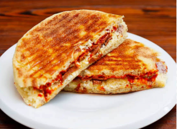 Sucuklu Bazlama Tostu