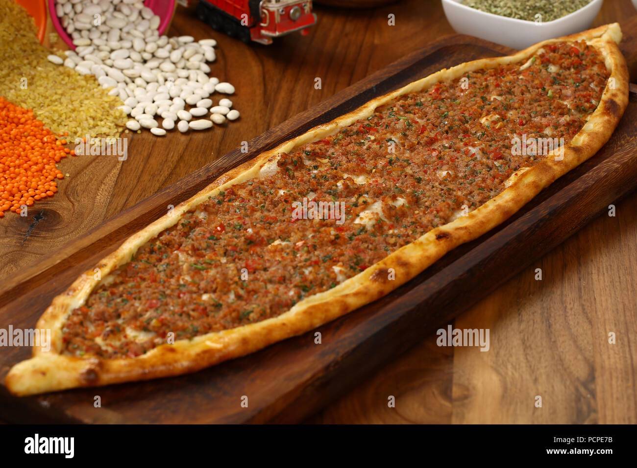 PIDE TURC Pide bolognoise