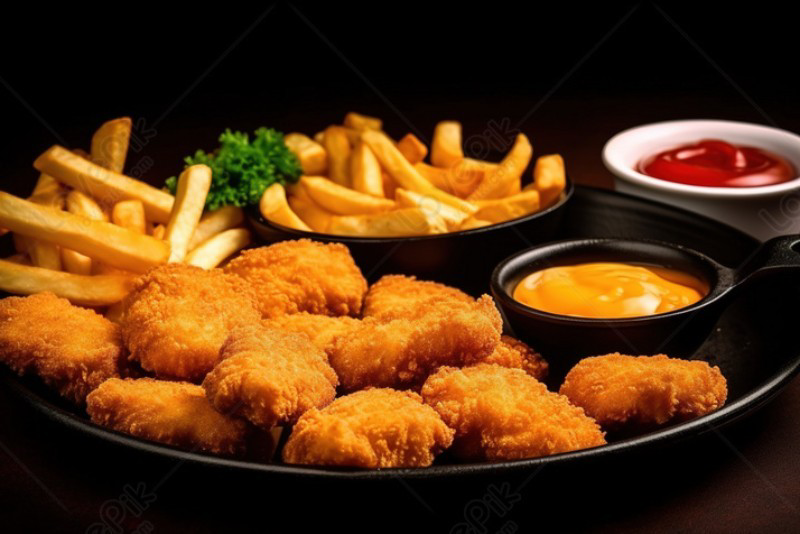 NUGGET VE PATATES KIZARTMASI