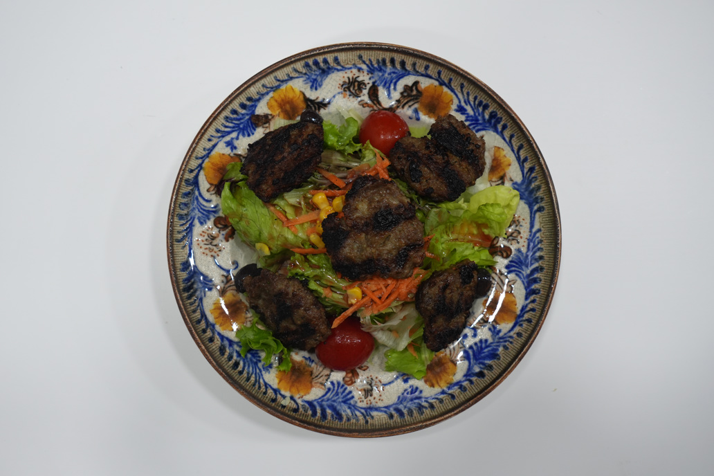 KÖFTELİ SALATA