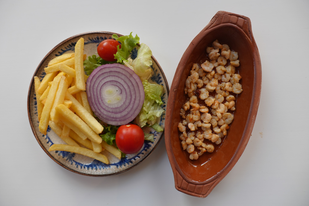 GÜVEÇTE KARİDES