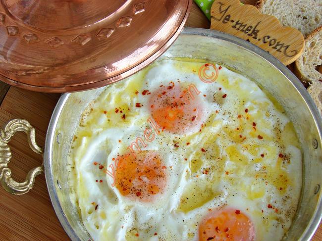Sahanda Kaşarlı Yumurta 