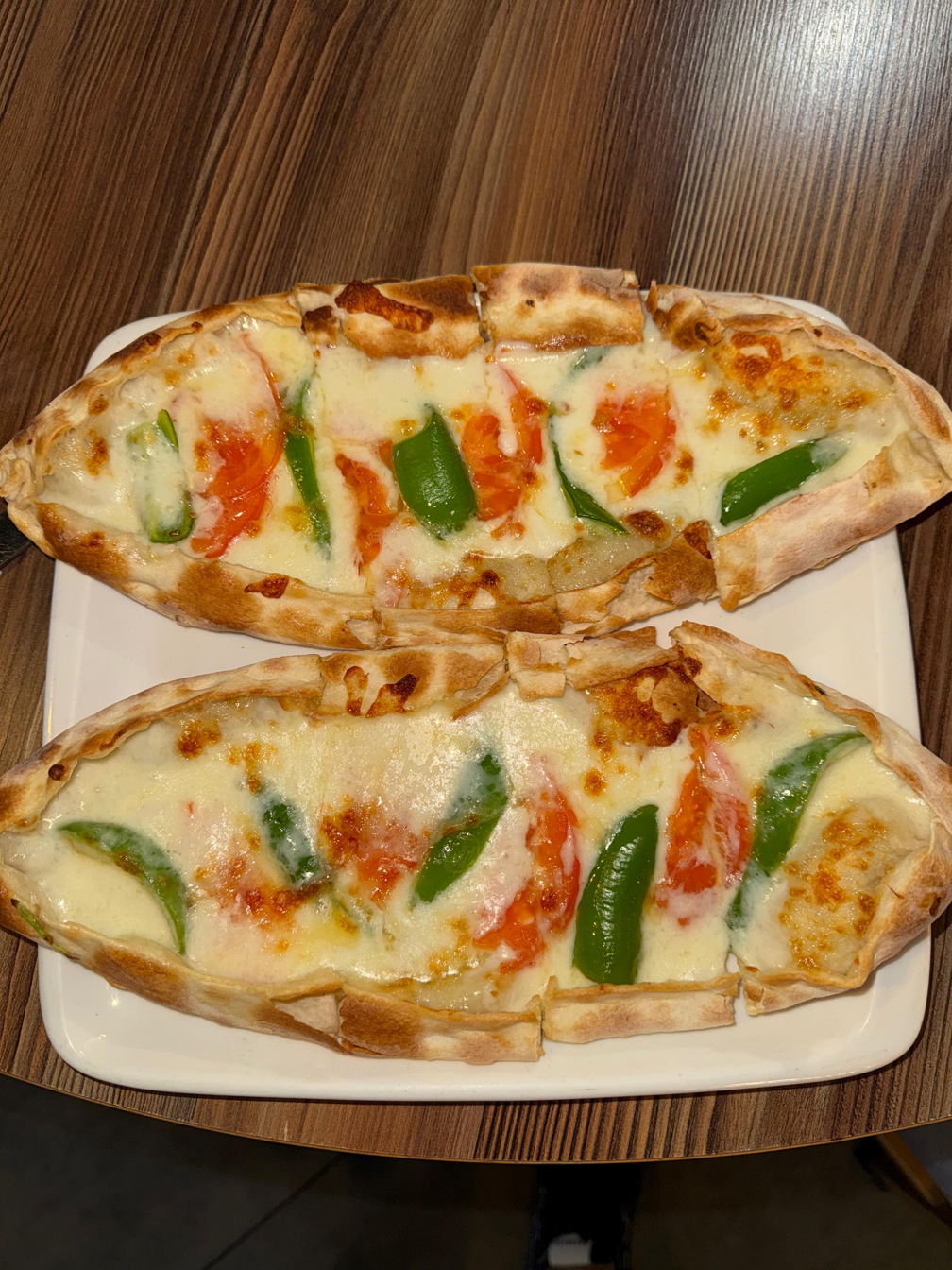 Sebzeli Kaşarlı Pide