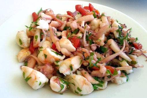 AHTAPOT SALATASI