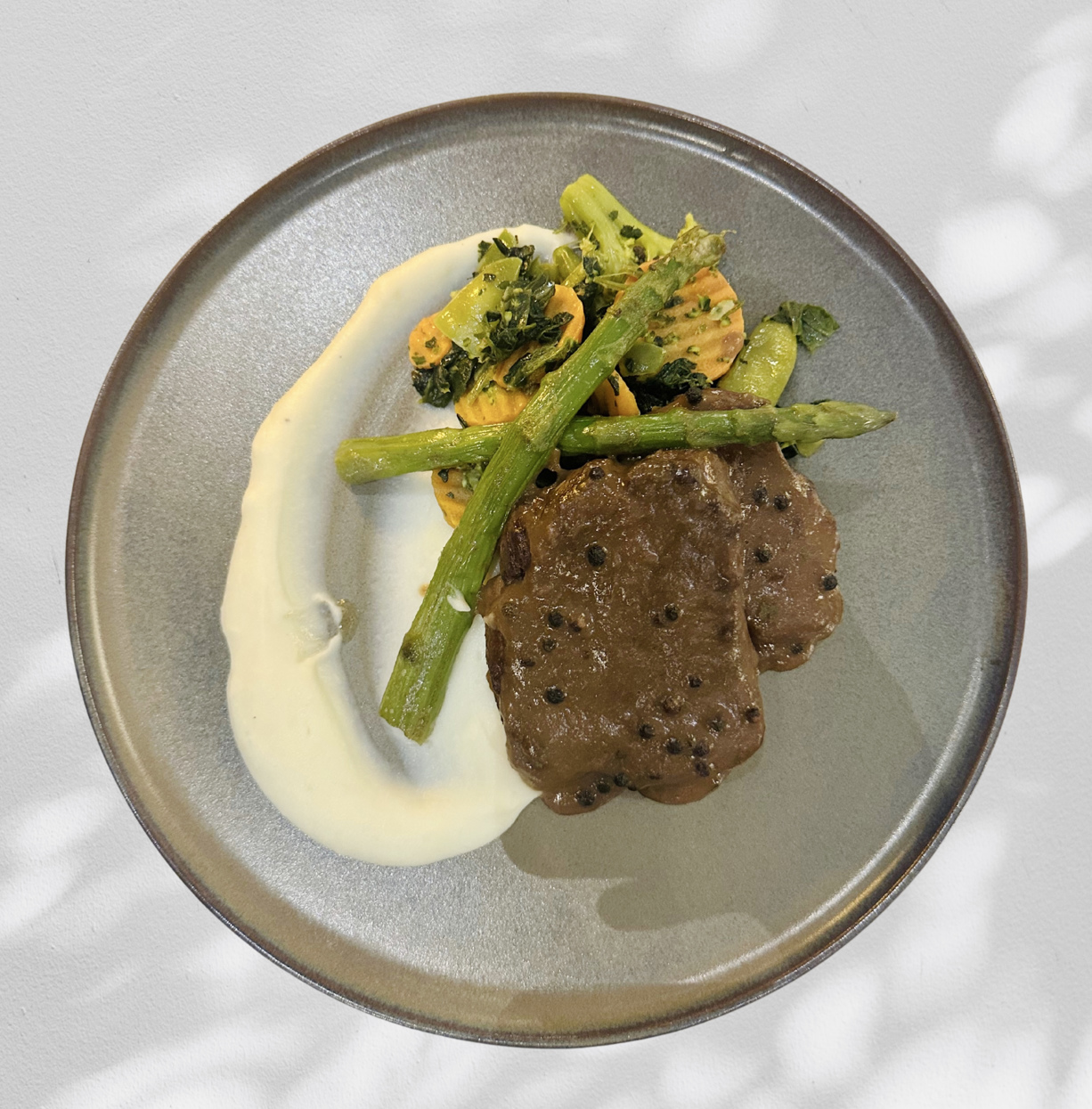 Grilled Filet Mignon Steak with Pepper Sauce