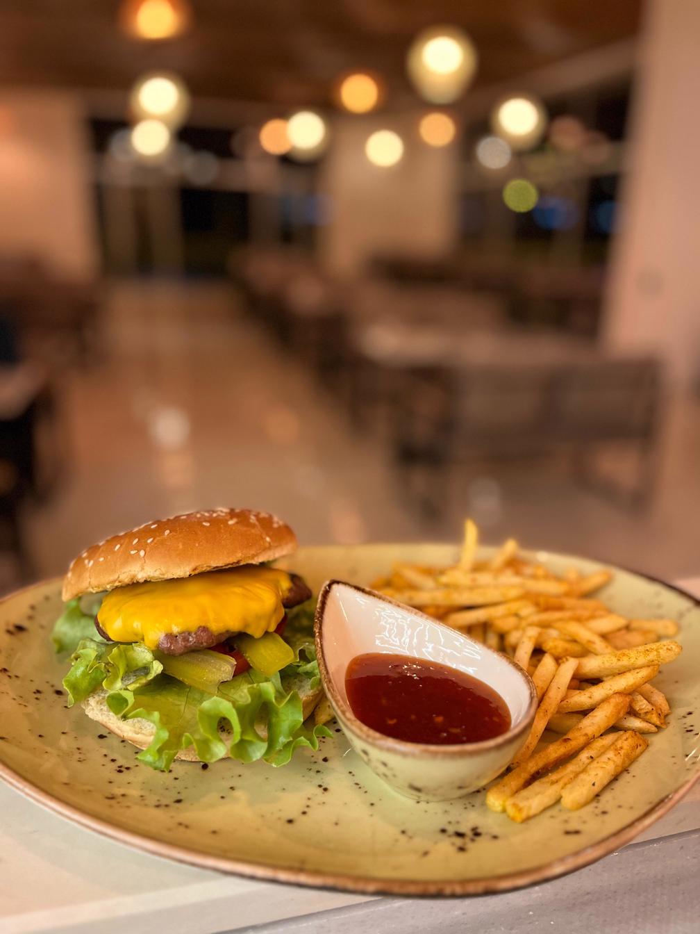 MABEL CHEESEBURGER