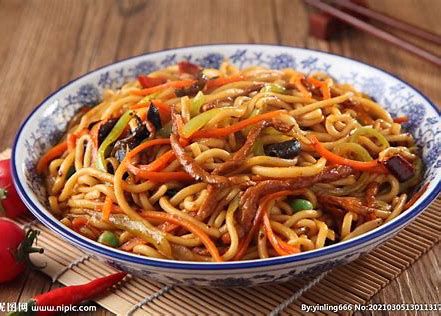 香辣肉丝炒面-Острое жареное мясо с лапшой