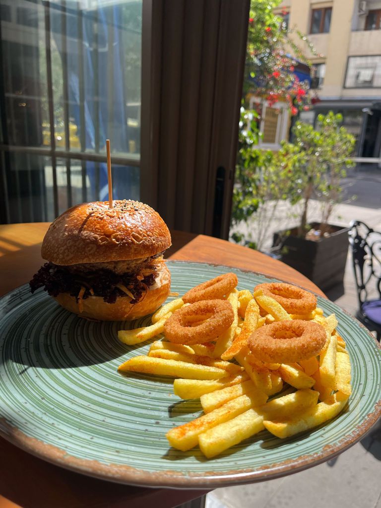 ŞİNASİ BURGER