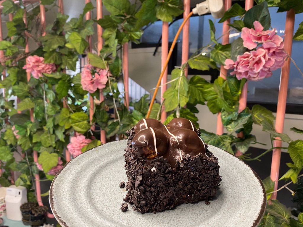 Profiterollü Pasta
