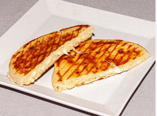 Kaşarlı Bazlama Tostu