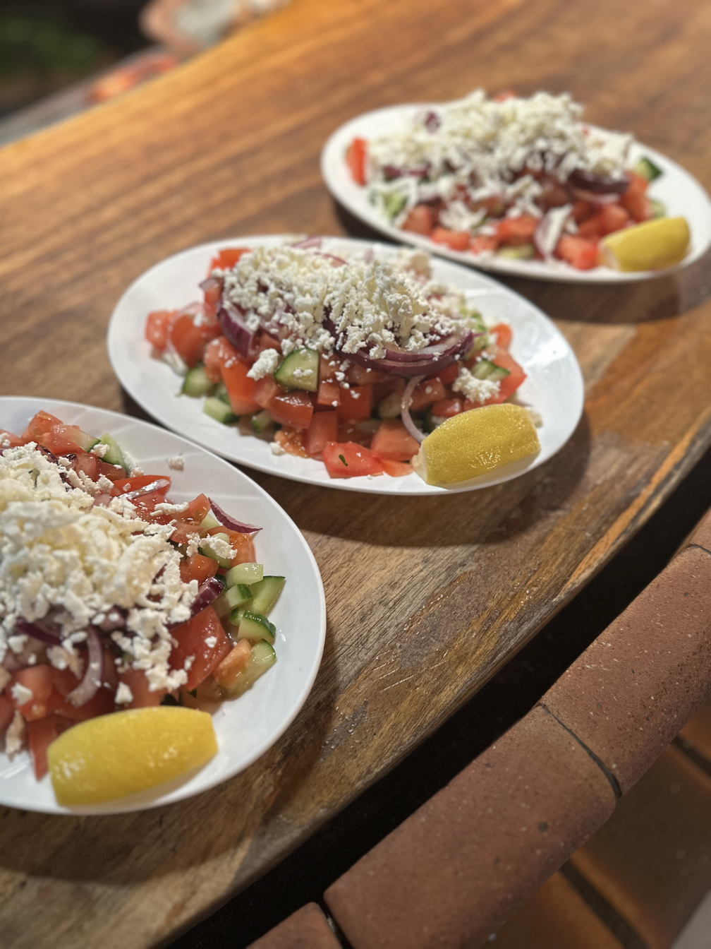 Coban Salata/Salade Bergère (Concombre, tomate, oignon, persi, fromage féta) 