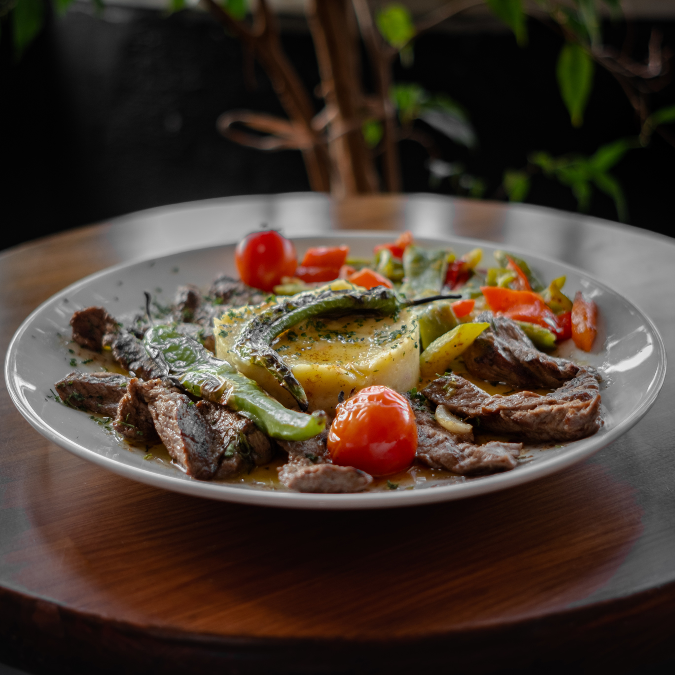  BEEF TENDERLOIN SLICES WITH BUTTER