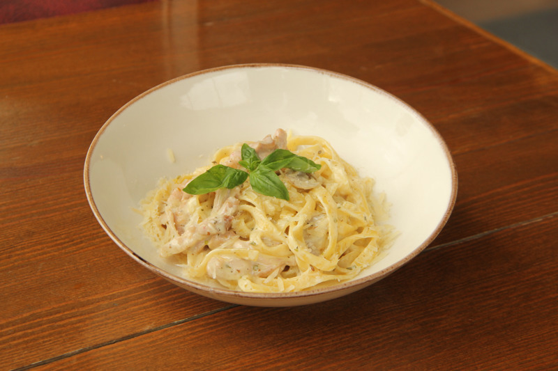 FETTUCCINE ALFREDO