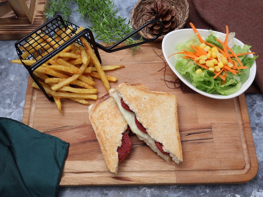 Sucuklu Tost