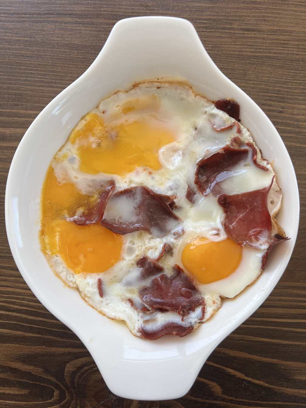 PASTIRMALI YUMURTA