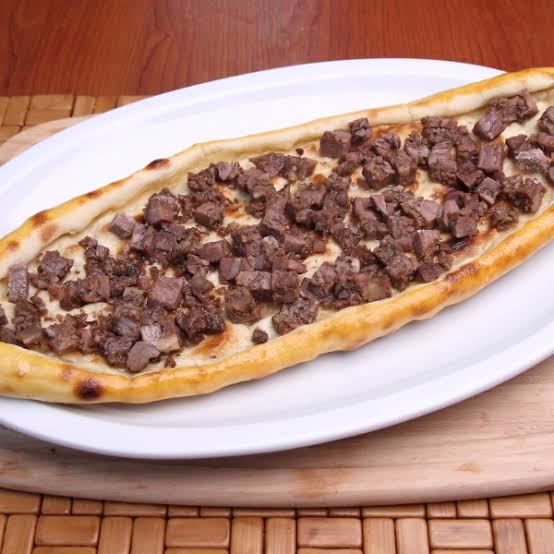 Kavurmalı pide