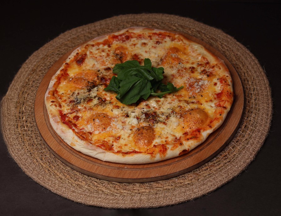 Dört Peynirli Pizza