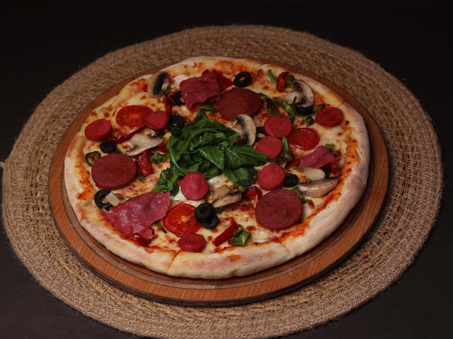 Mona Seraa Pizza