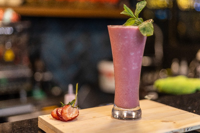 ÇİLEKLİ SMOOTHIE