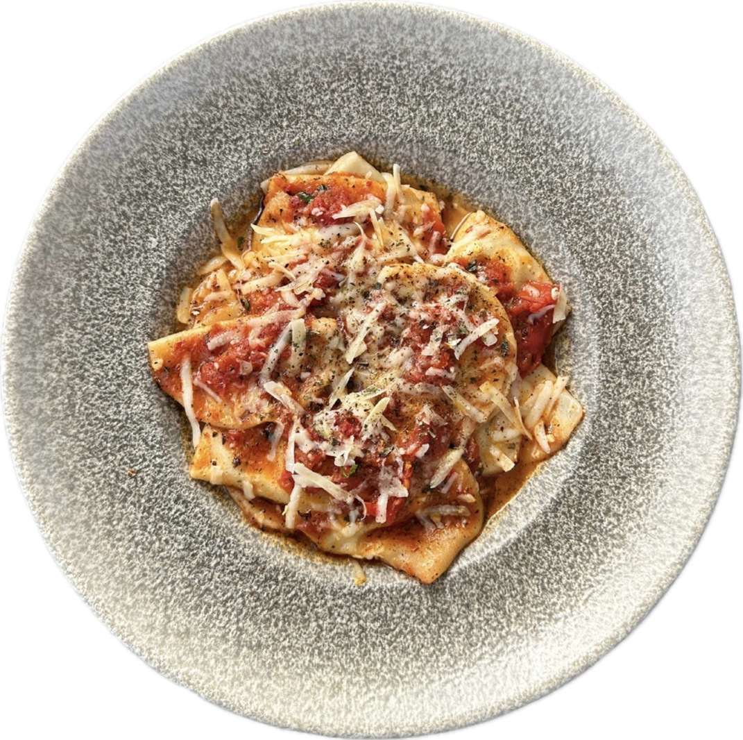 Ravioli Fesleğen Ve Domates Soslu Makarna (Pirohu)