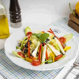Akdeniz Salatası