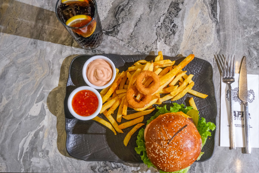 Çıtır tavuk burger