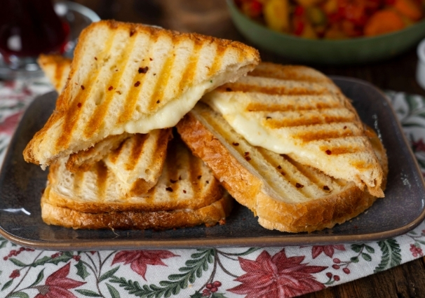 Kaşarlı Tost Menü
