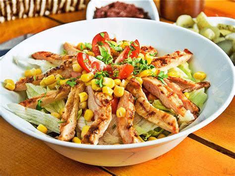 Tavuklu Sezar salata 