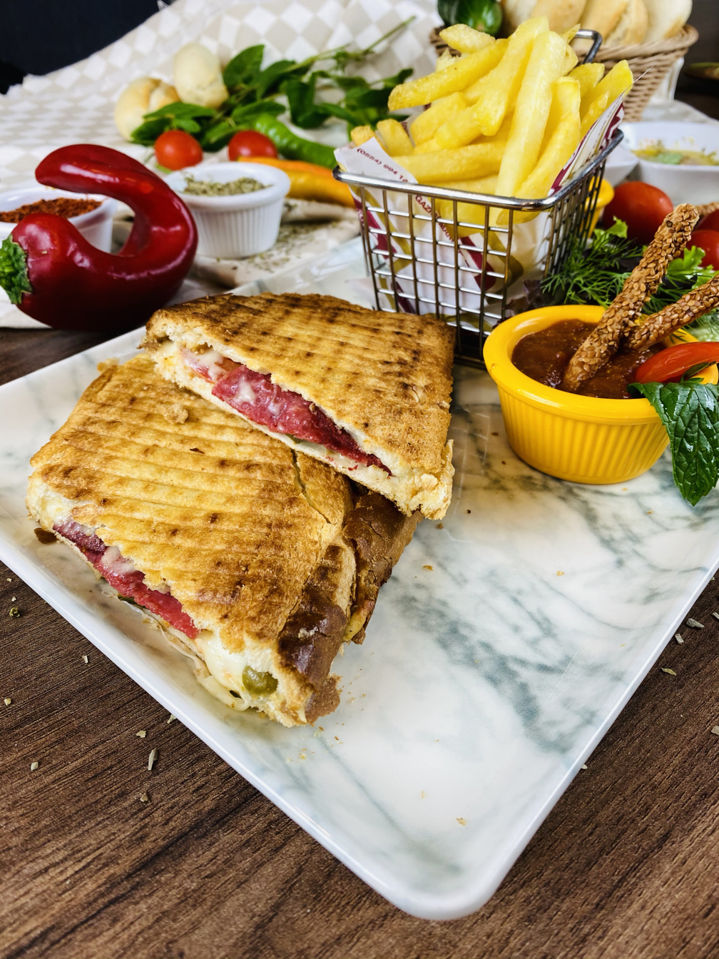 Süper Ayvalık Tost