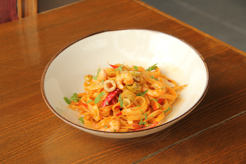 TAGLIATELLE WITH SHRIMP AND HOT SAUCE