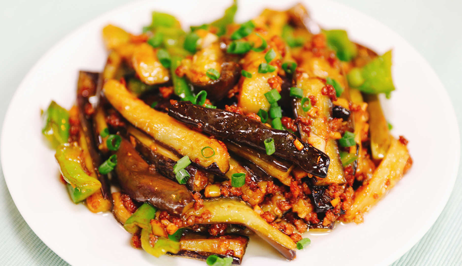 肉末茄子 Баклажаны жарены с кусочками свинины