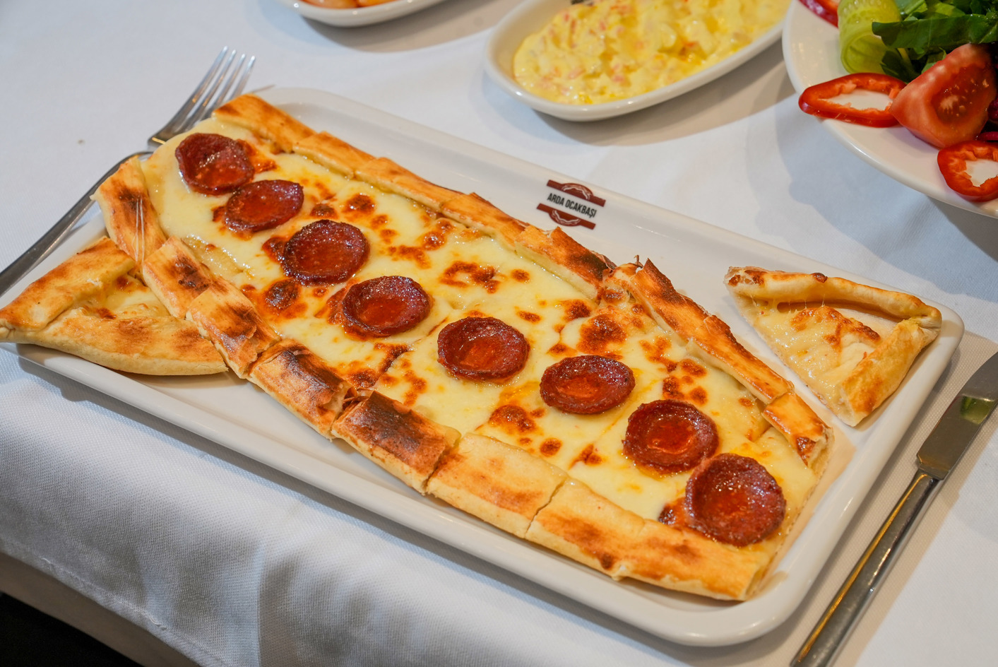 Kaşarlı Sucuklu Pide