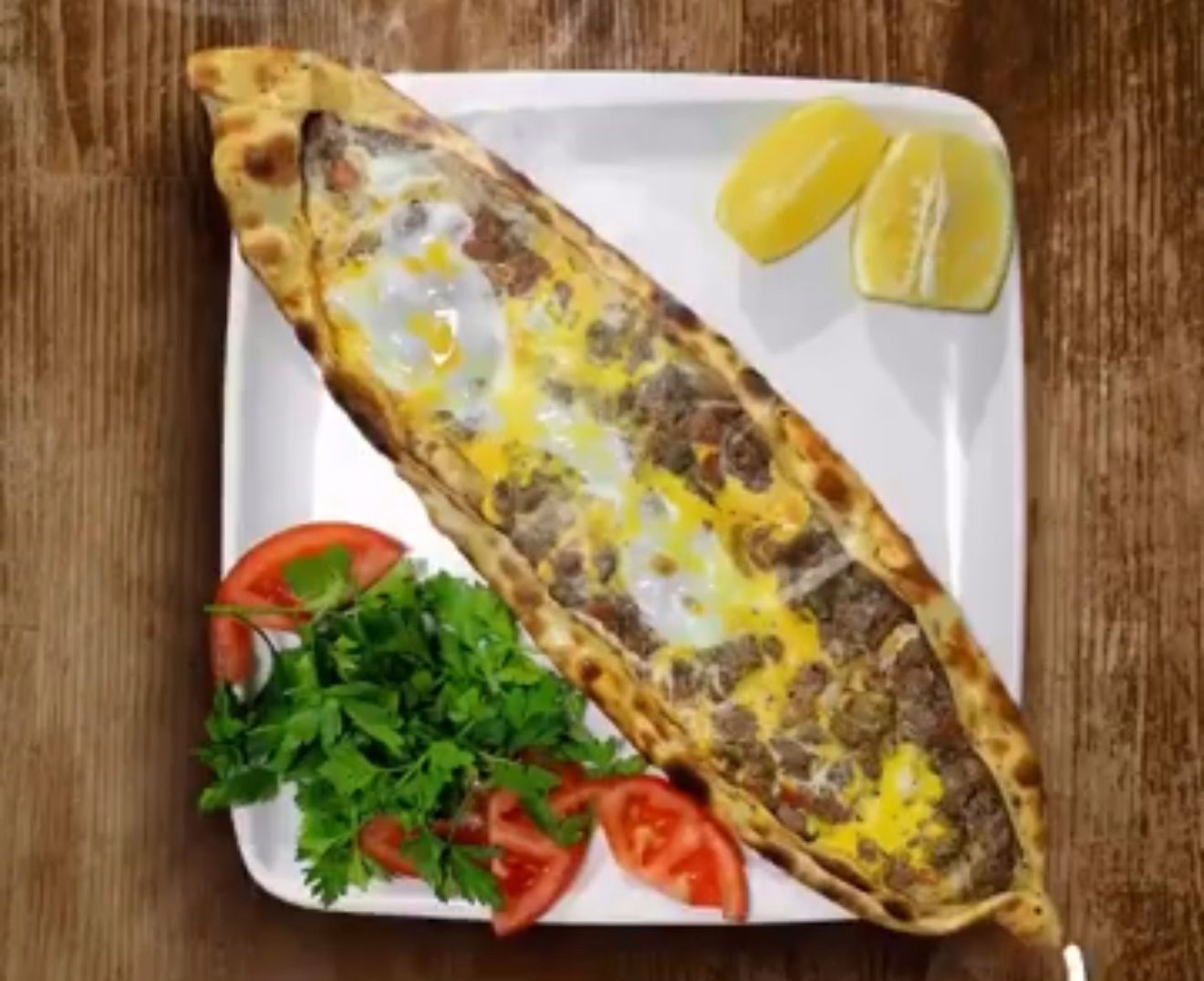 Kuşbaşı Yumurtalı Pide