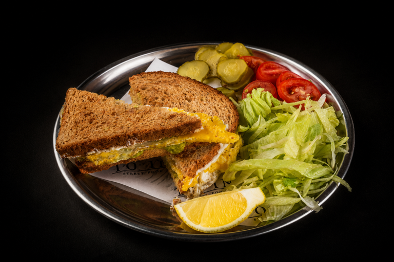 AVOKADOLU TOST