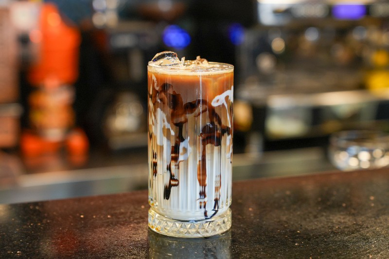 black white ıce latte