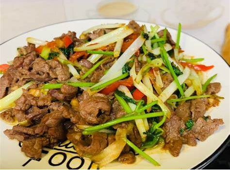 孜然牛肉 Жареная говядина с тмином