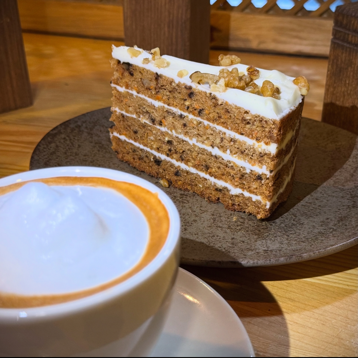 Havuçlu Kremalı Cevizli Kek