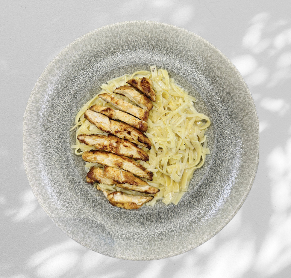 Fettuccine Creamy Pasta with Chicken