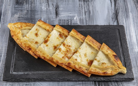 Kaşarlı Pide
