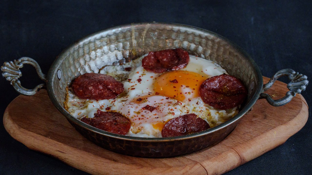 Sucuklu Yumurta